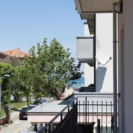 Residence Tre Trilo&Suites Rimini Zewnętrze zdjęcie