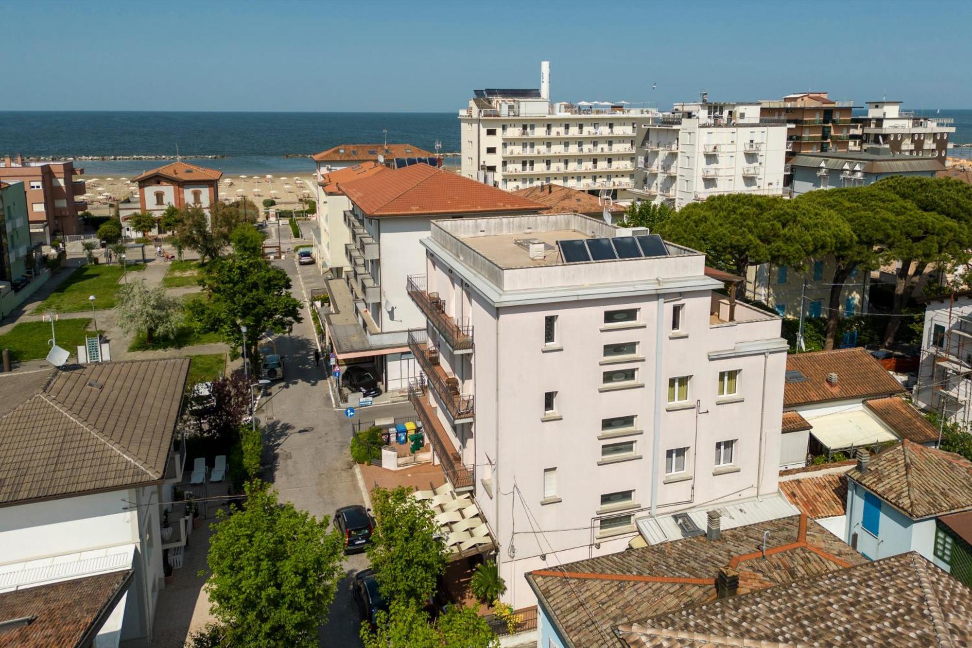 Residence Tre Trilo&Suites Rimini Zewnętrze zdjęcie