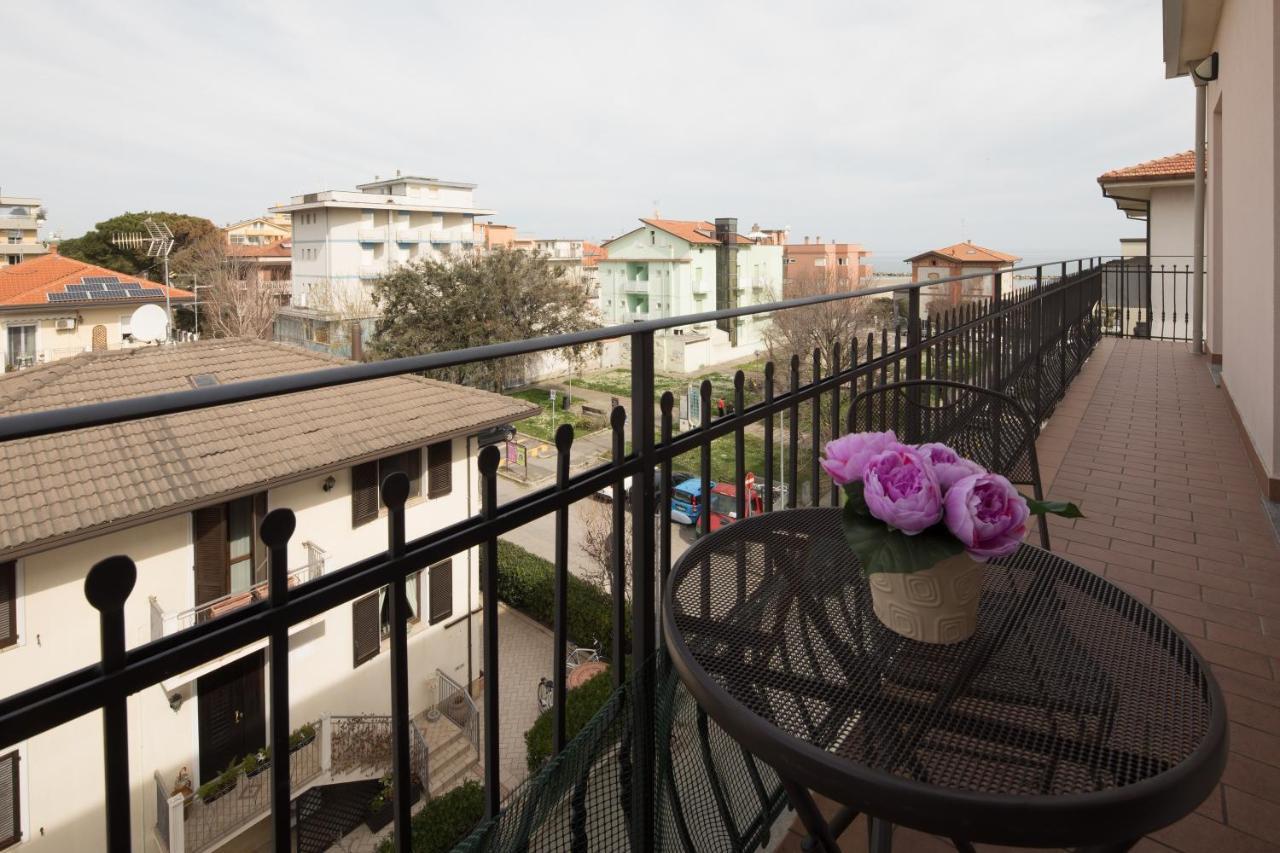 Residence Tre Trilo&Suites Rimini Zewnętrze zdjęcie